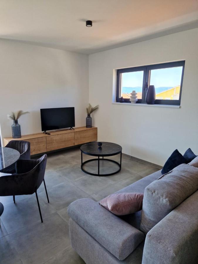 Apartments Terra Sun With Private Pool Or Jacuzzi 니바이스 외부 사진