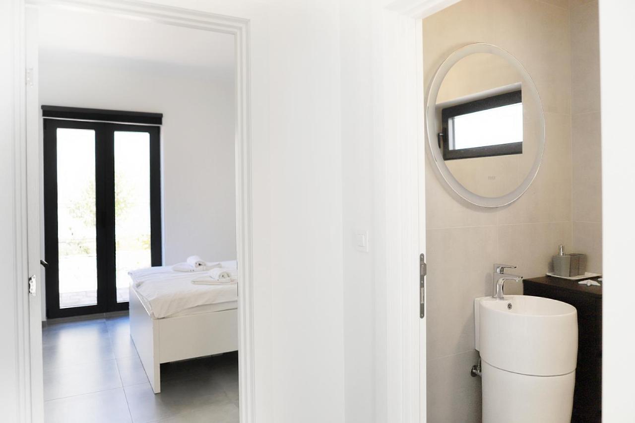 Apartments Terra Sun With Private Pool Or Jacuzzi 니바이스 외부 사진